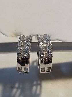 MOISSANITE DAIMOND STERLING SILVER EARRINGS 