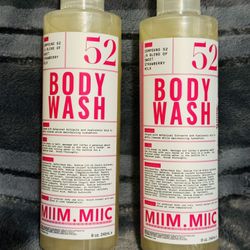No 52 sweet strawberry milk deep hydration body wash set of 2  8 oz each