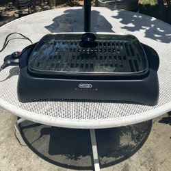 Delonghi Perfecto indoor grill with glass lid