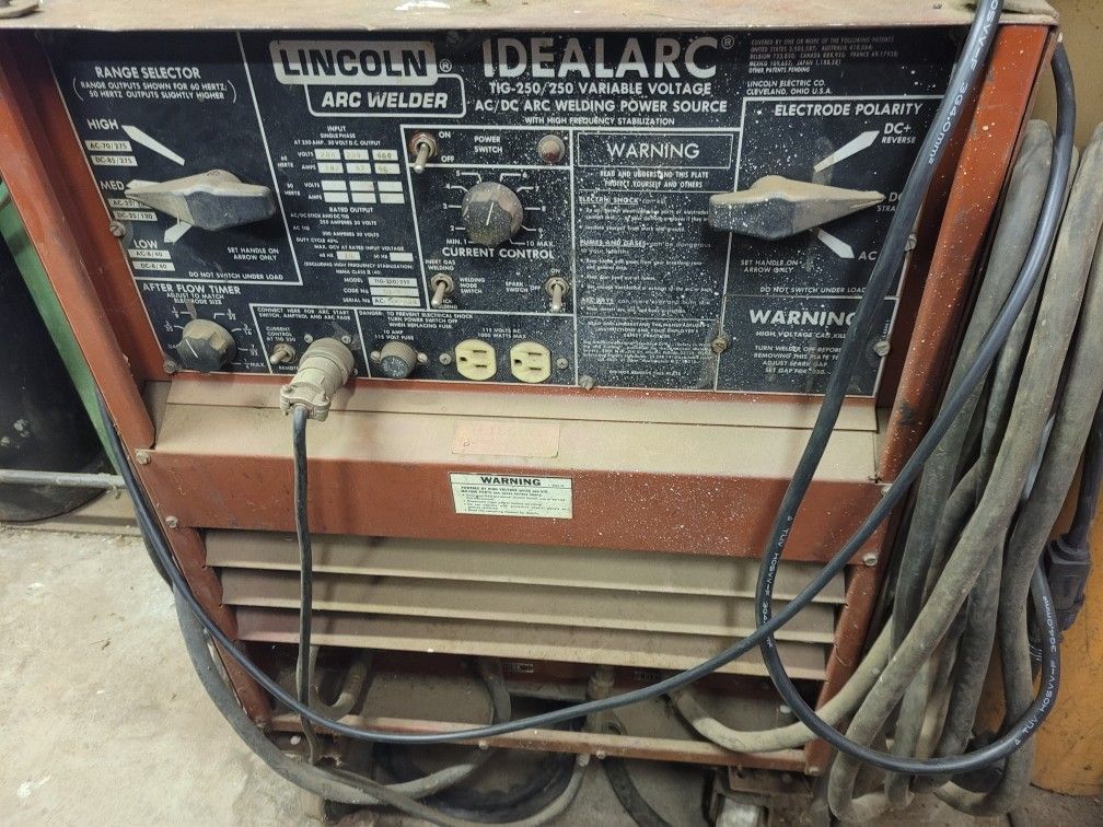 Lincoln ac/dc and Tig With Mig Attachment