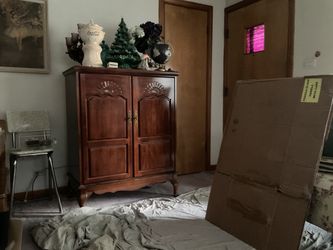 Cherrywood Entertainment Center  With Queen Ann Legs