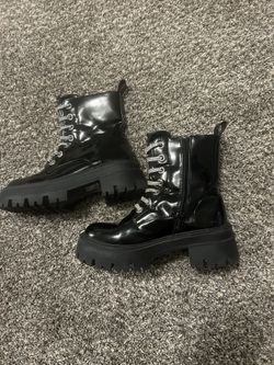 Black Women's Shoes - Size 6
