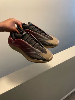 yeezy v3 700 size11