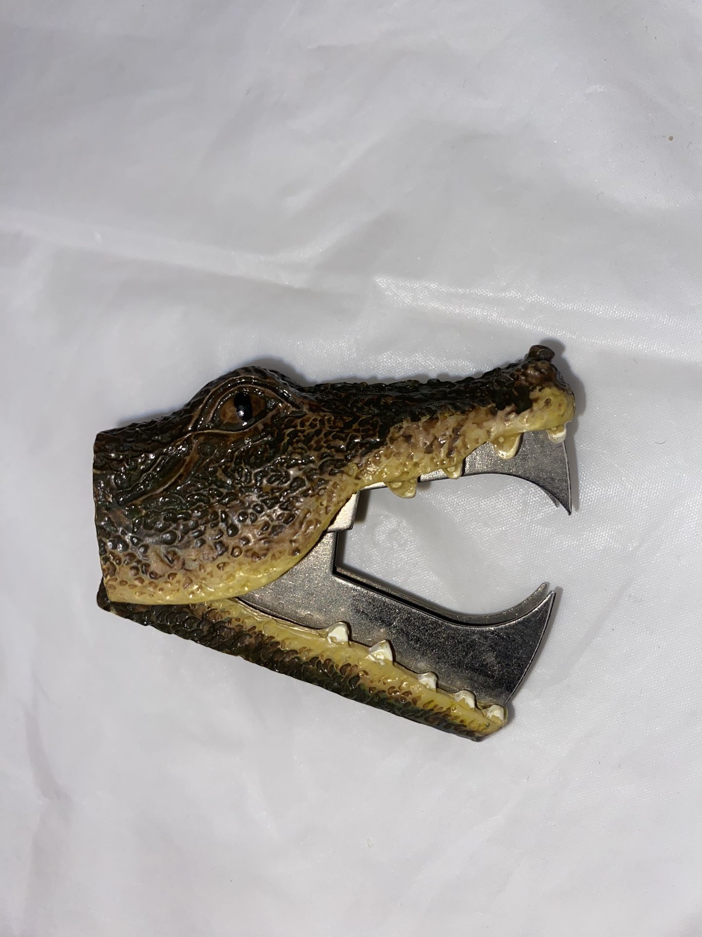 Alligator Staple Remover