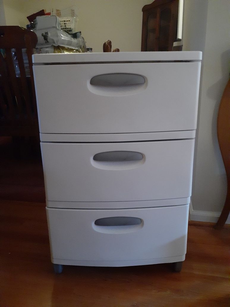 Storage cabinet (3 Drawers)