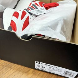 Brandnew Adidas Aruku Size 12