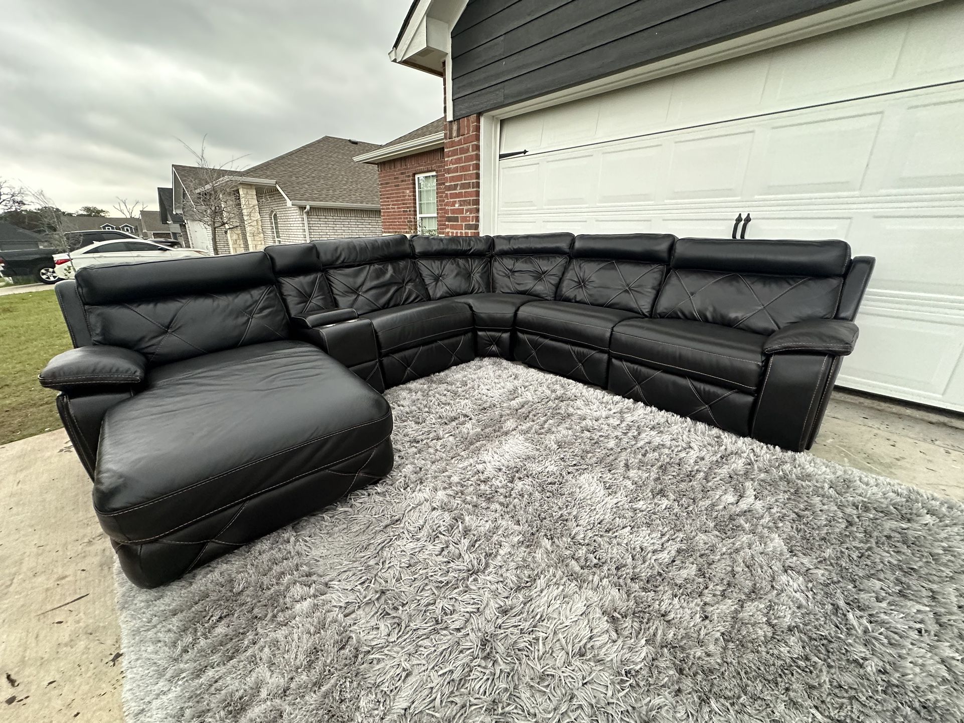Balck Sectional Leather Recliner  Brand Cindy Crawford 🚚✅
