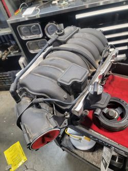 6.4L scatpack OEM intake manifold with fuel rail and injectors