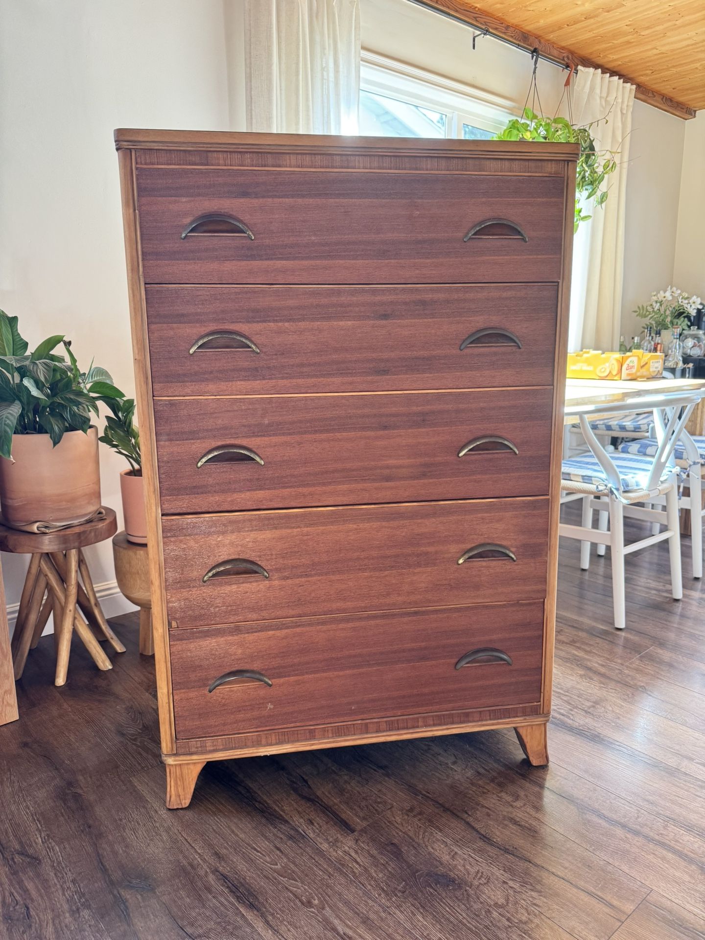 Mid-Century Modern (MCM) 5-Drawer Dresser – Solid Wood