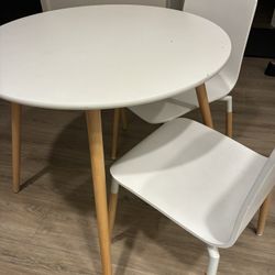 Small oval table Plus 2 Chairs 