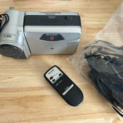 Sharp VL-A110U 8mm Viewcam 8 Video Camera With Remote And AC TESTED VGC