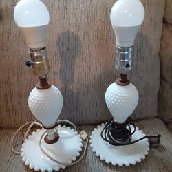 Vintage White Milk Glass Hobnail Boudoir Table Lamp Bedside Lamp

