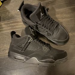 Black Cat Jordan 4