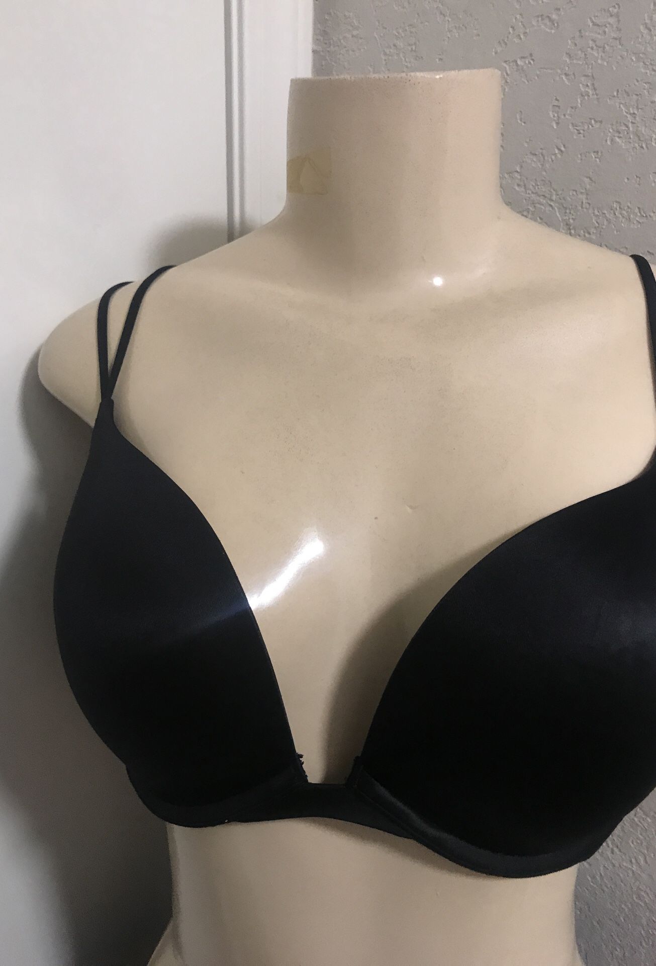 Victoria’s Secret Bra size 36D $5