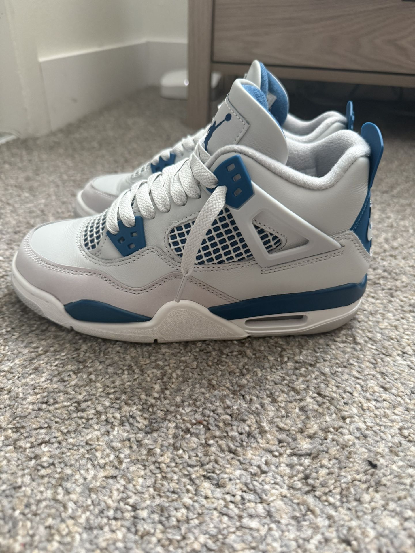 Air Jordan 4 - Military Blue