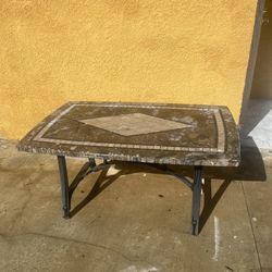Mesa De Piedra Muy Fuerte Para Afuera  Medidas 30 X 48 Inch