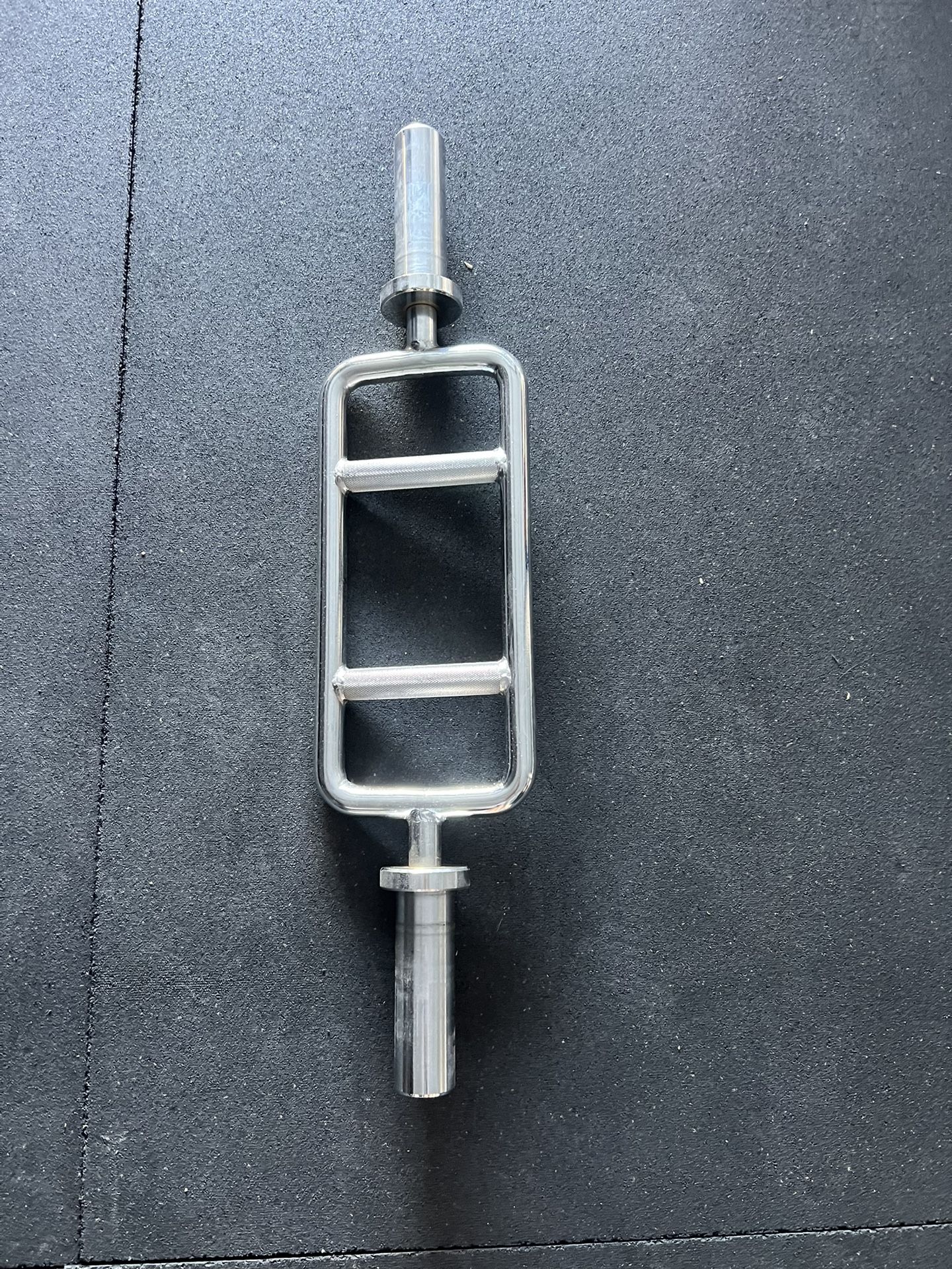 Tricep bar 25lbs
