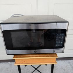 GE 1.1 cu. ft. Countertop Microwave in Stainless Steel
