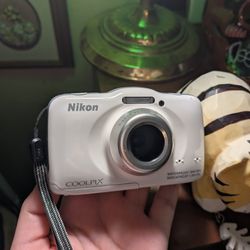 Nikon COOLPIX S32 13.2MP Waterproof Digital Camera 