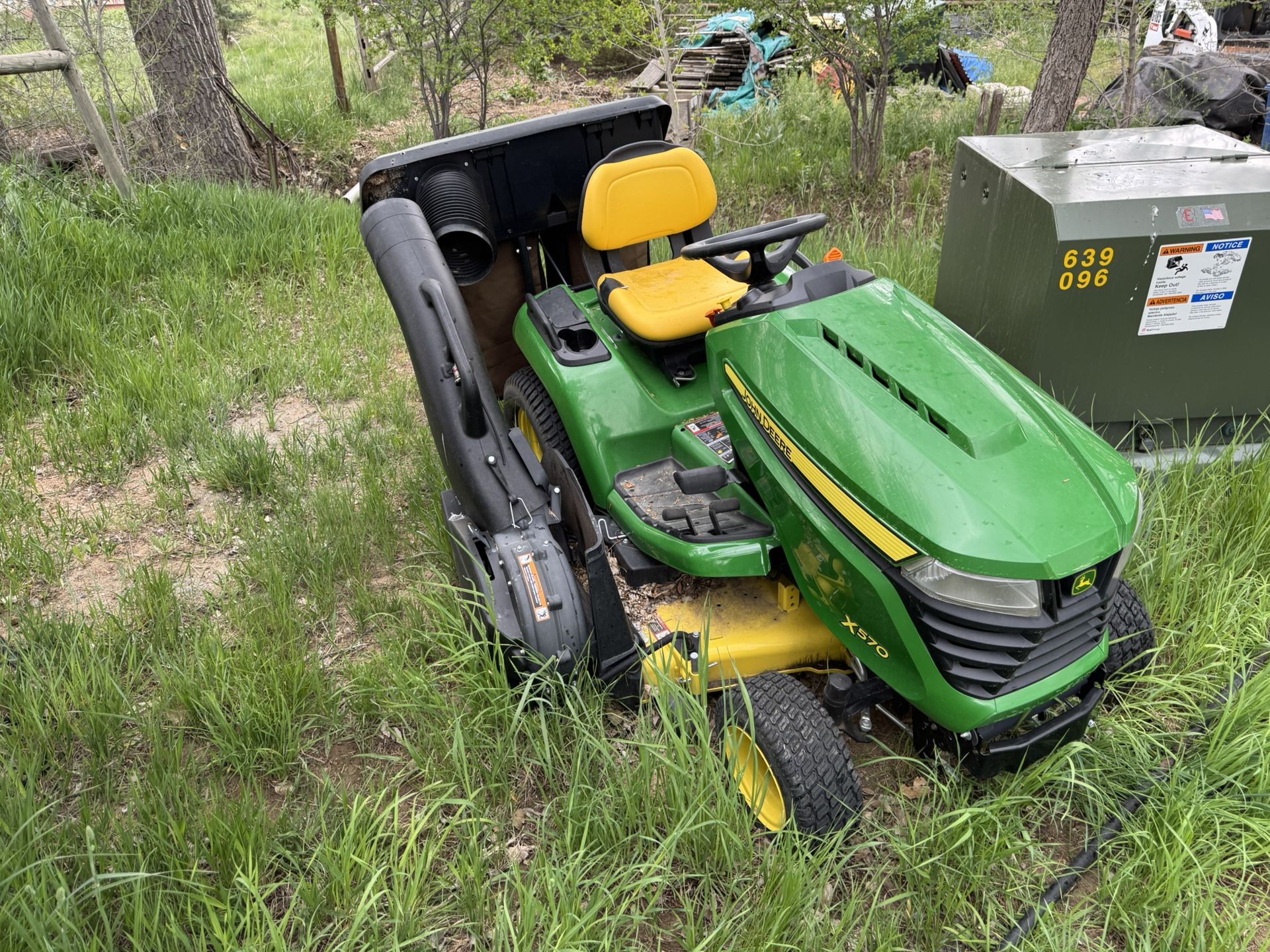2016 John Deere X570