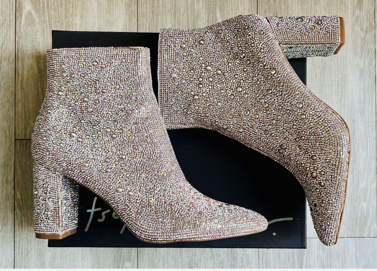 💎 New In Box “Betsy Johnson” SB-CADY 9💎ALL Rhinestone Ankle Boots 💎