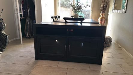 Entertainment center