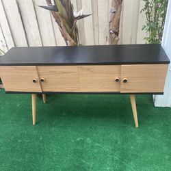 Mid-Century Modern Console Table / TV Stand – Great Condition