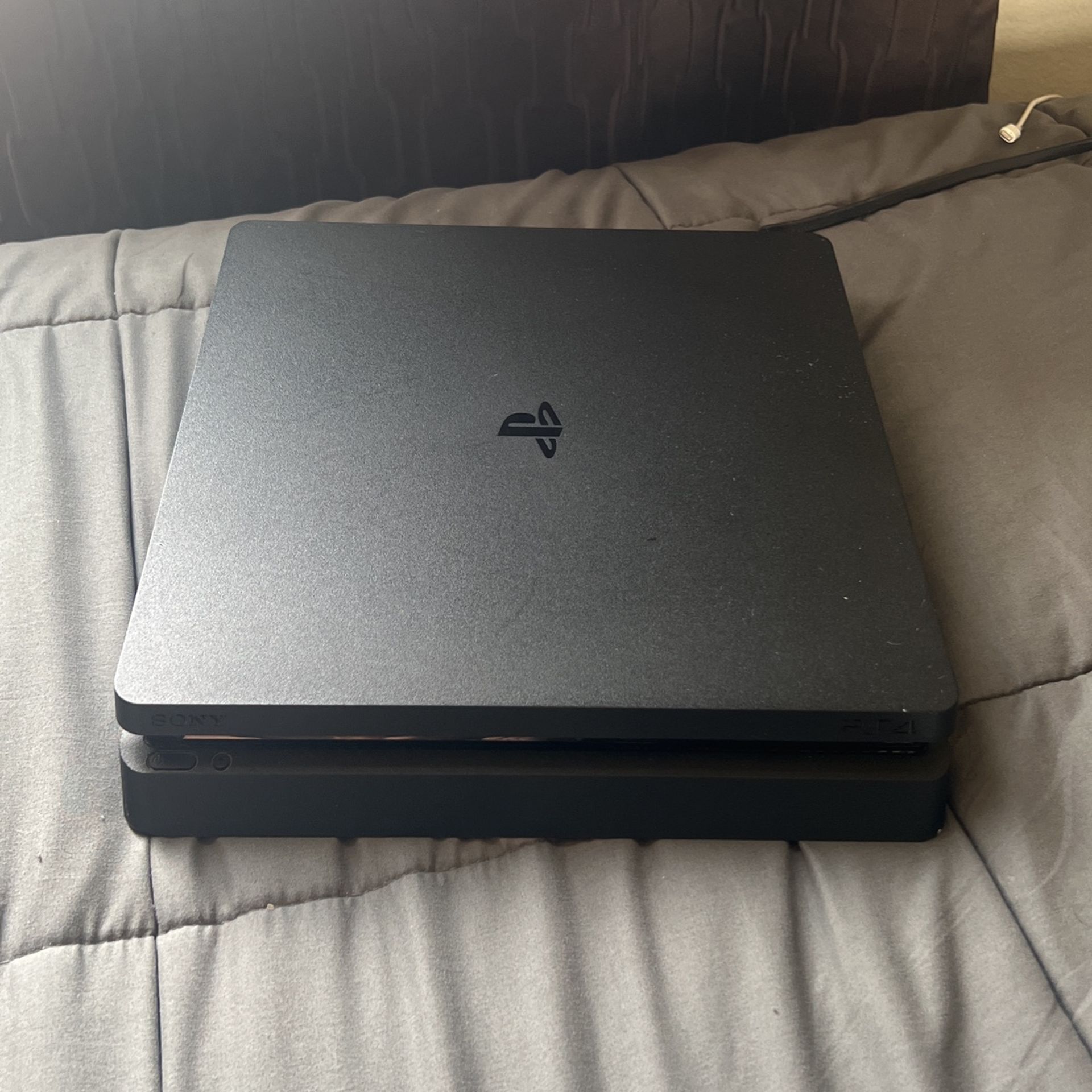 PS4 Slim