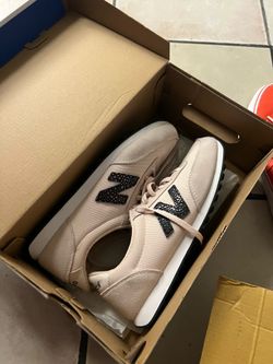 New Balance 410 Classic Women’s 8.5 – New in Box