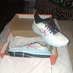 Nike Air Zoom Running Sneakers