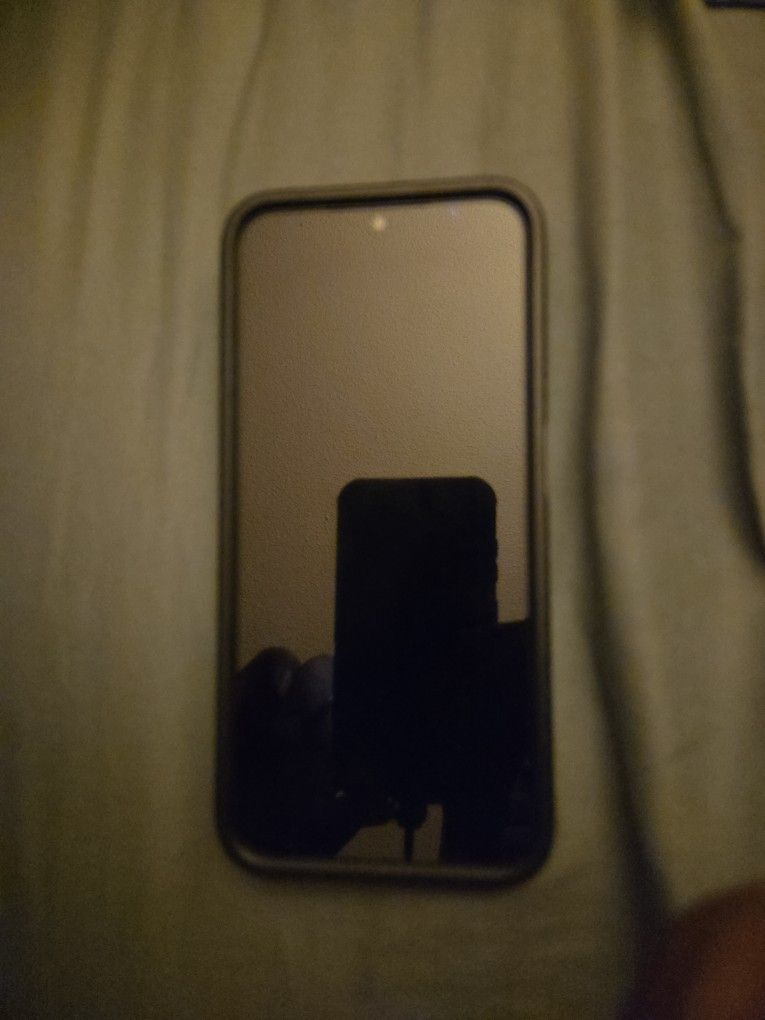 Samsung Galaxy A14 Phone (Great Condition W/Phone Case)