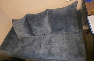 Love seat new