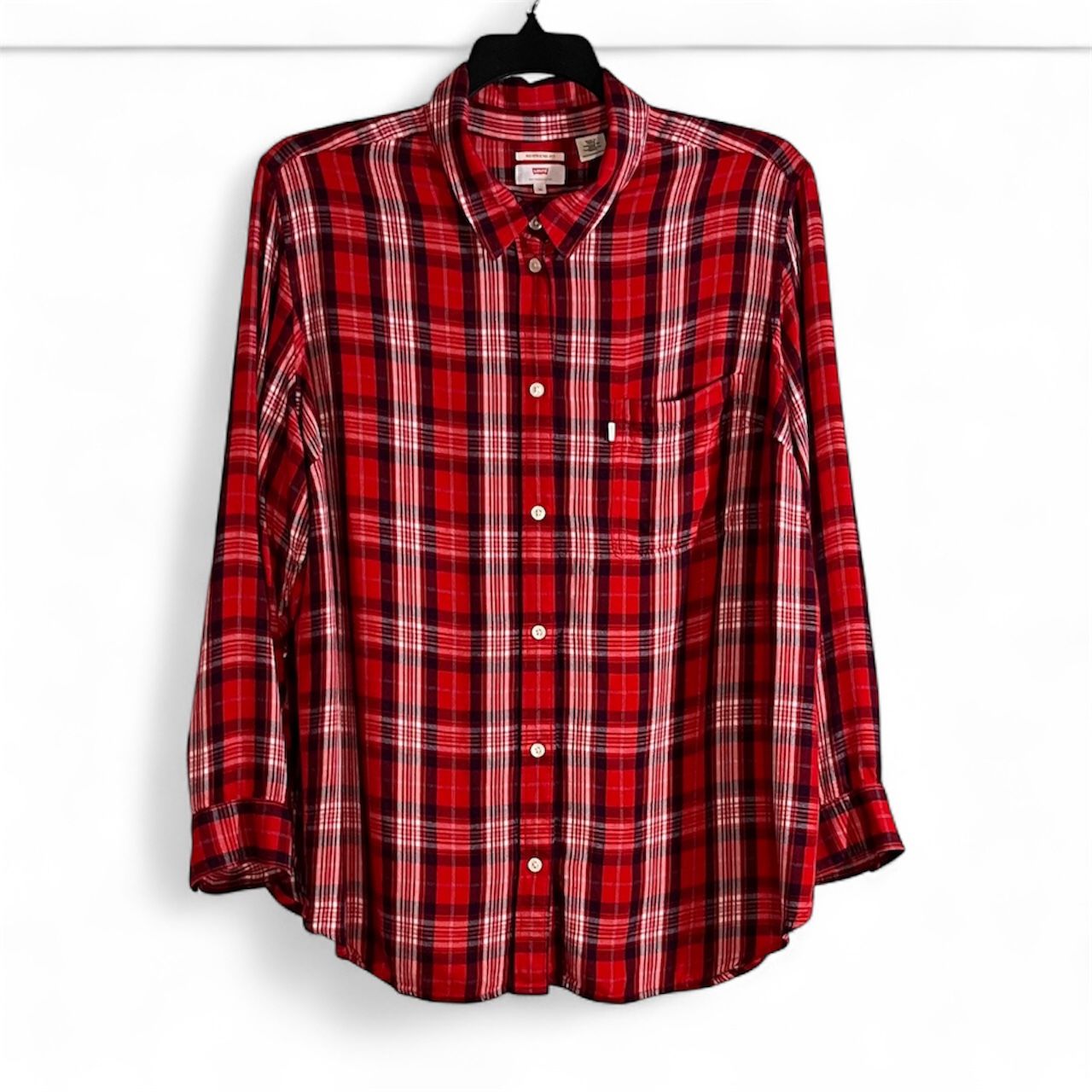 Levi’s Women’s Plus Size 3X Red Plaid Shirt 
