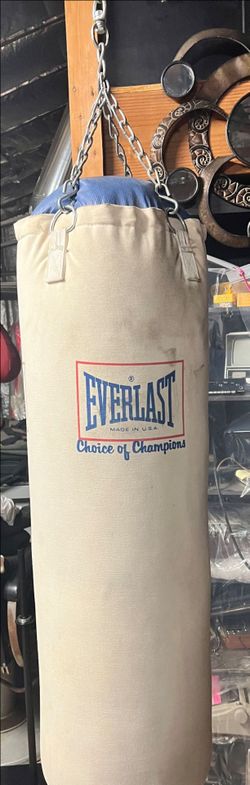 EVERLAST CANVAS PUNCHING BAG