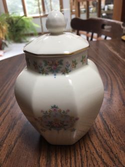 Royal Doulton Juliet Jar