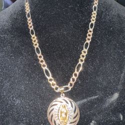 Tricolor Gold Chain And Pendant 
