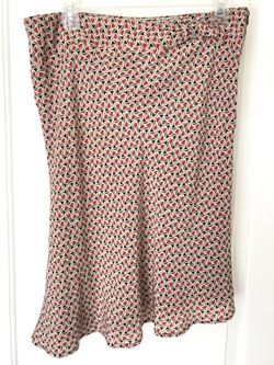 Stylish 100% silk skirt size 12