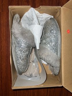 UGGS