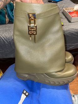Grained Calfskin Shark Lock Biker Ankle Boots Size 41