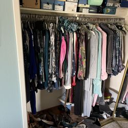 clothes sz small to medium and shoes