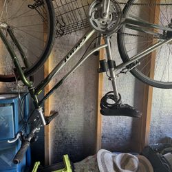 Schwin Giant Cypress ST Bike