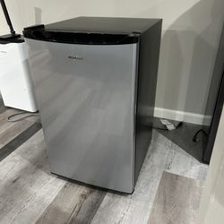 Whirlpool Mini Fridge