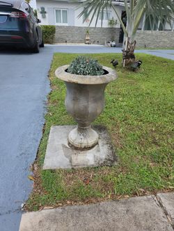 2 planters outdoor
