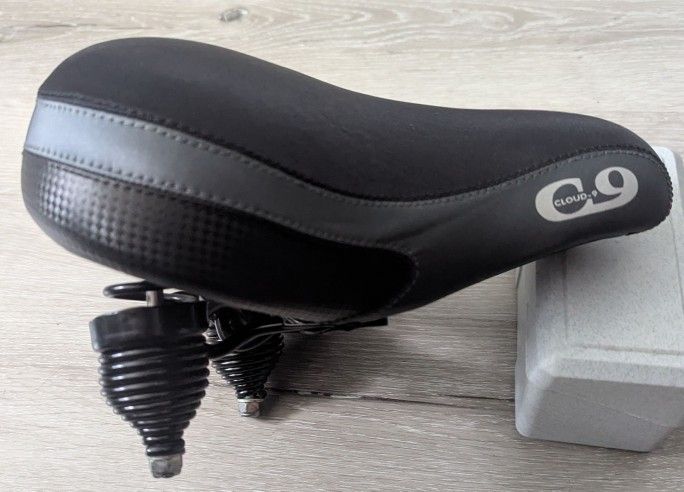 Cloud 9 Select Airflow Bike Seat
Gel and Foam
New