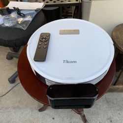 LIKE NEW Tikom Robot Vacuum and Mop Combo 2 in 1 Cleaner 