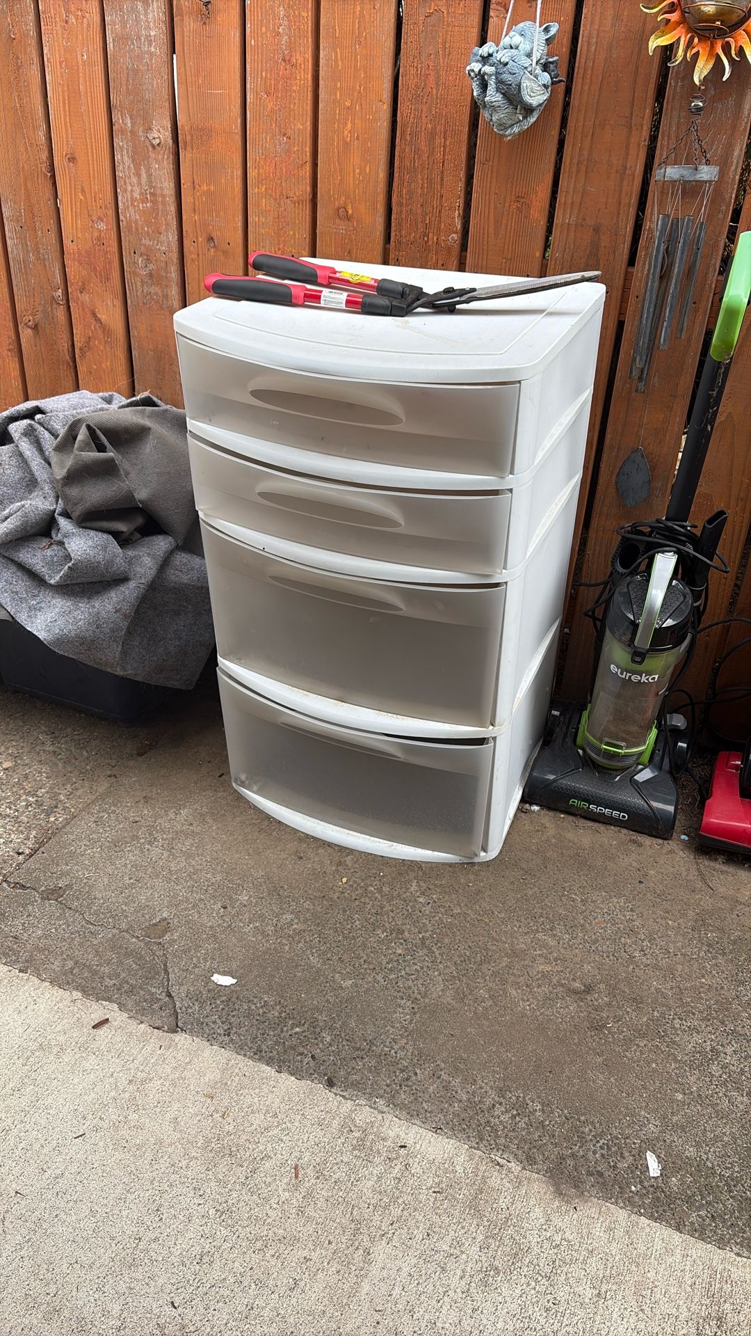 Container 