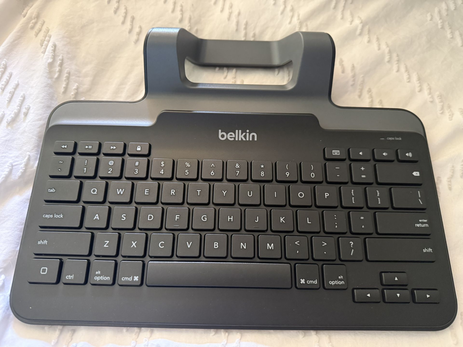 Berlin wired keyboard For iPad
