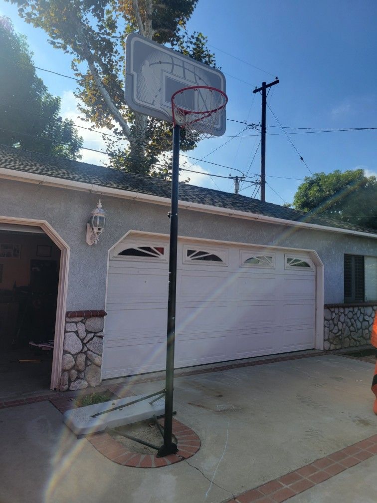 Basketball Hoop (Adjustable)