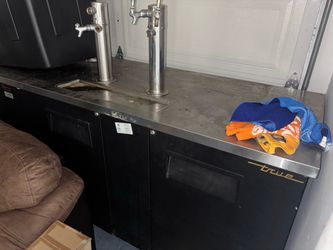 True Commercial Dual-Tap Kegerator / Draft Beer Cooler – Works Great – $1,250 OBO