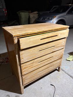 4-Drawer Wooden Dresser